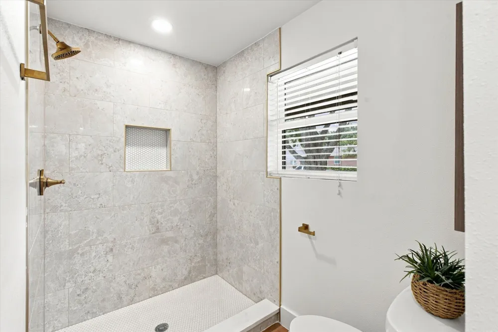 5826 Enchanted Lane Dallas, TX 75227