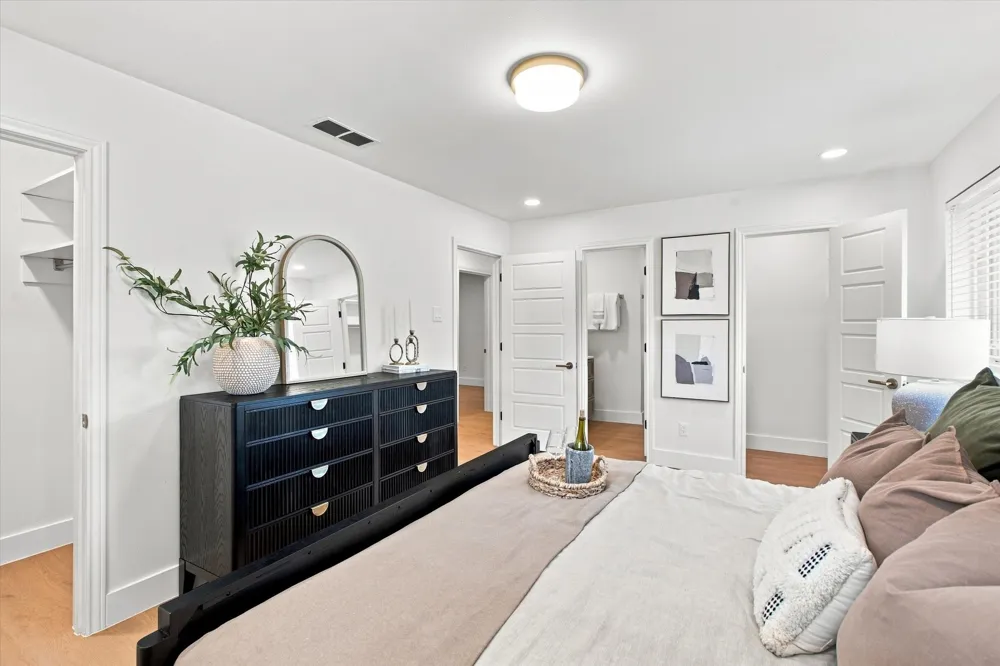 5826 Enchanted Lane Dallas, TX 75227