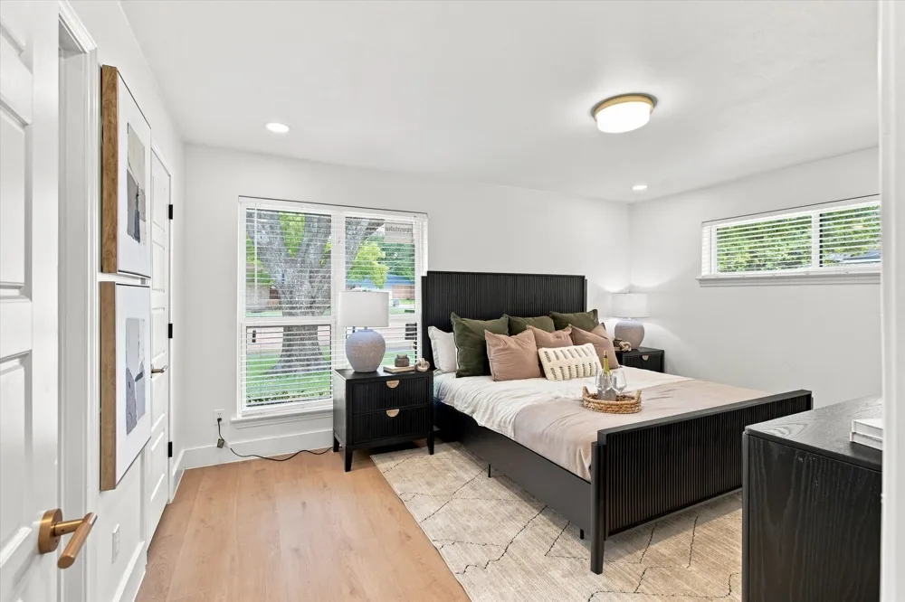 5826 Enchanted Lane Dallas, TX 75227