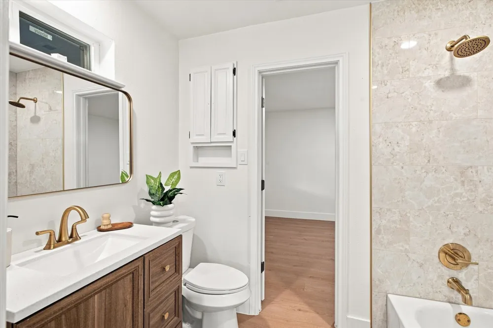 5826 Enchanted Lane Dallas, TX 75227