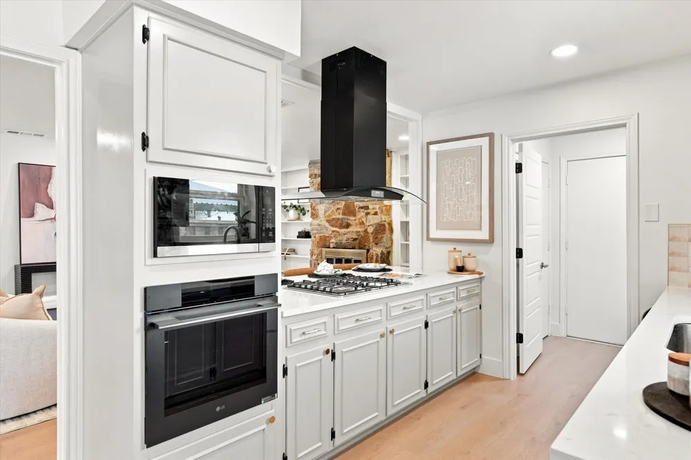 5826 Enchanted Lane Dallas, TX 75227