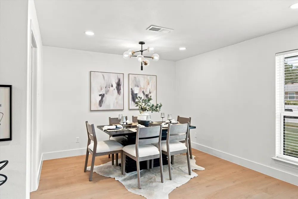 5826 Enchanted Lane Dallas, TX 75227