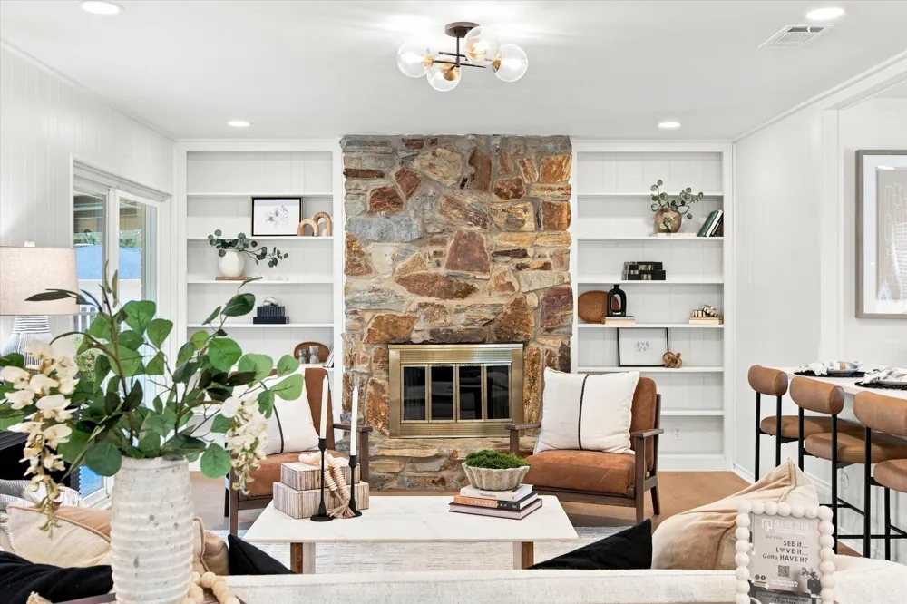 5826 Enchanted Lane Dallas, TX 75227
