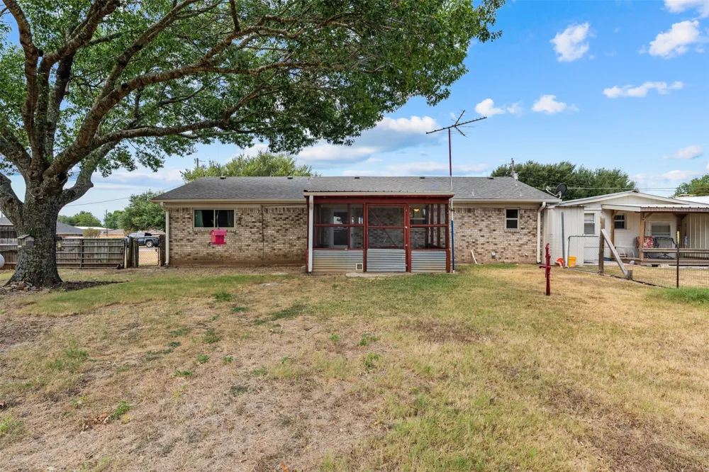 664 Woodard Lane Bruceville, TX 76630