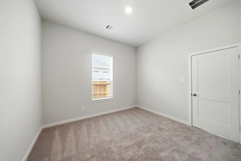 1616 Elm Court Angleton, TX 77515