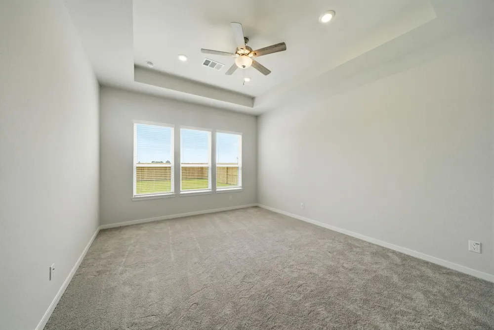 1616 Elm Court Angleton, TX 77515