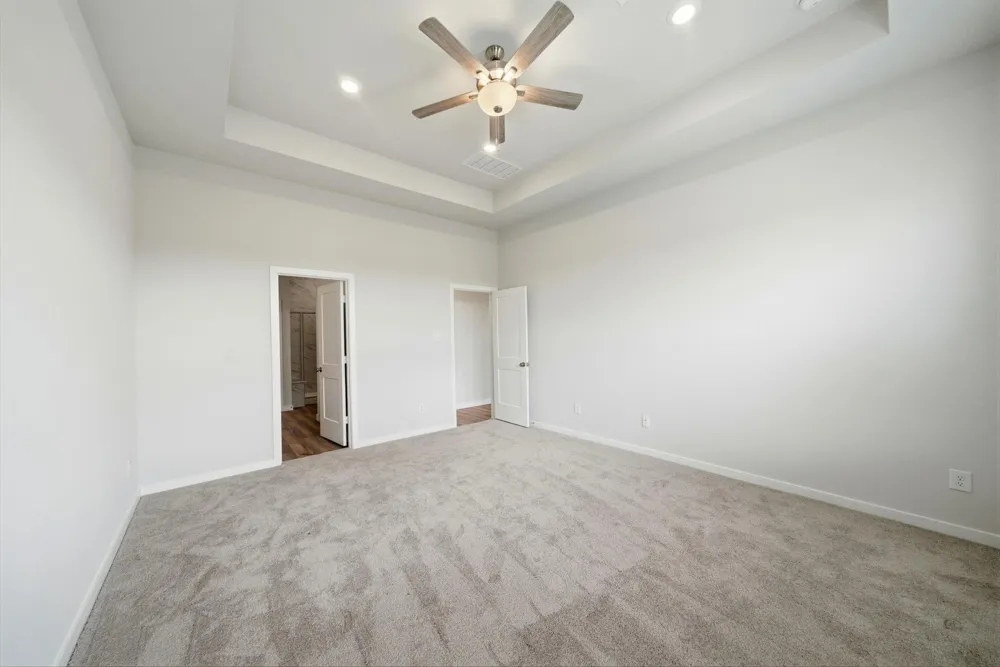 1616 Elm Court Angleton, TX 77515
