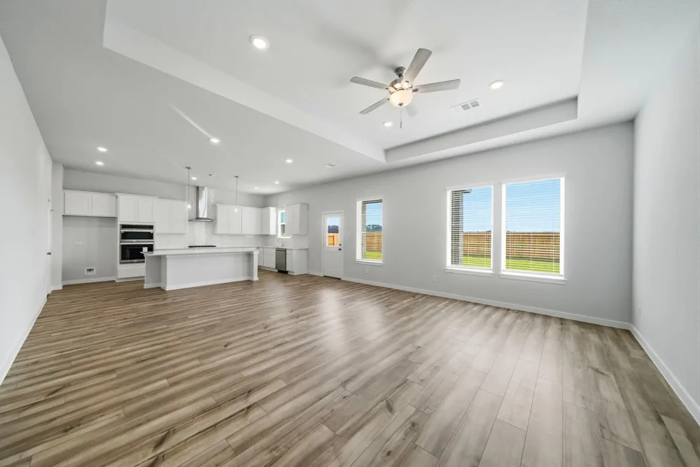 1616 Elm Court Angleton, TX 77515