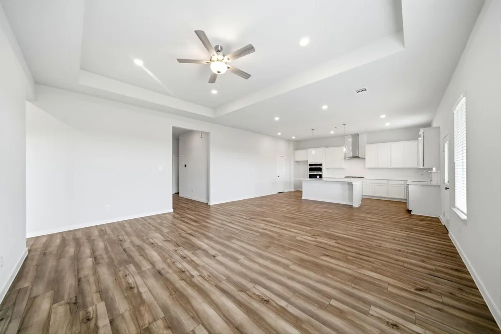 1616 Elm Court Angleton, TX 77515