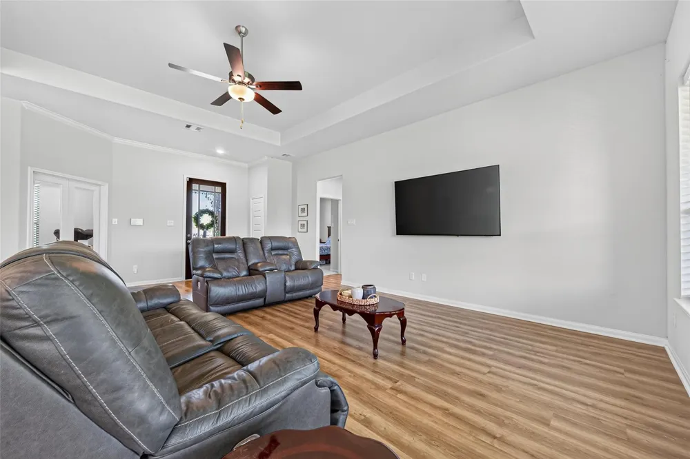 1131 Southfork Ranch Drive Sealy, TX 77474