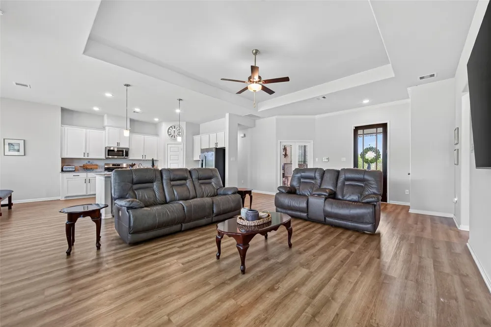 1131 Southfork Ranch Drive Sealy, TX 77474