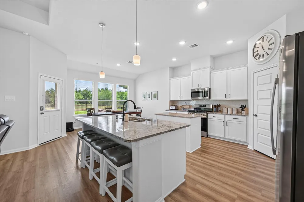 1131 Southfork Ranch Drive Sealy, TX 77474