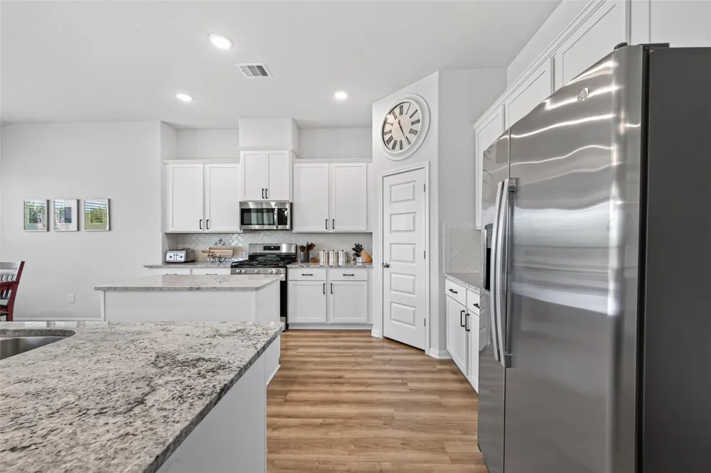 1131 Southfork Ranch Drive Sealy, TX 77474