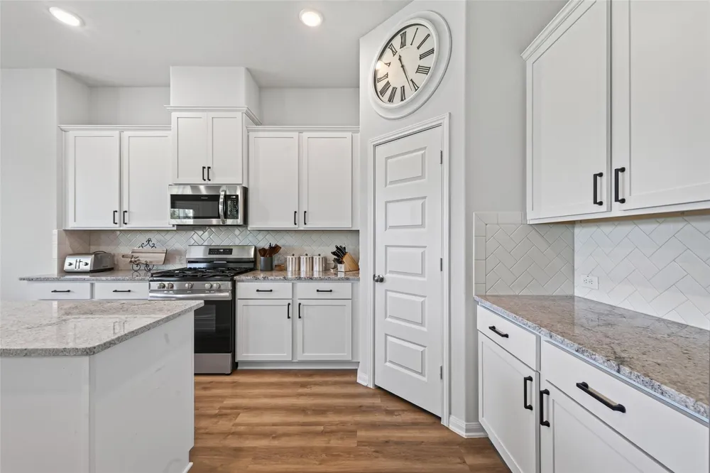 1131 Southfork Ranch Drive Sealy, TX 77474