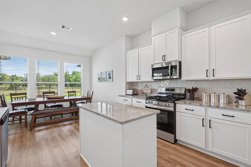 1131 Southfork Ranch Drive Sealy, TX 77474