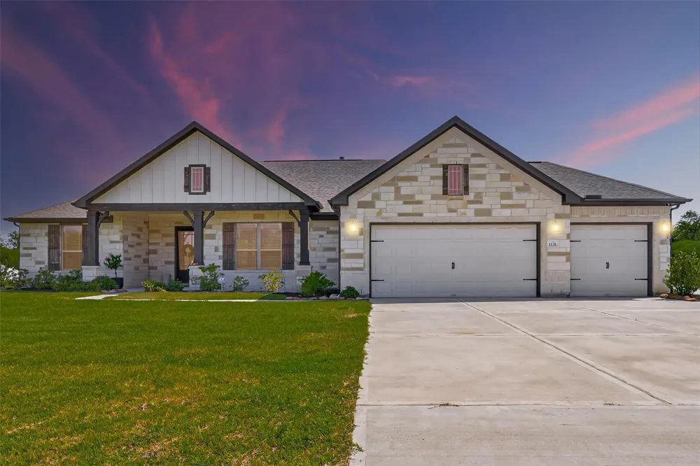 1131 Southfork Ranch Drive Sealy, TX 77474