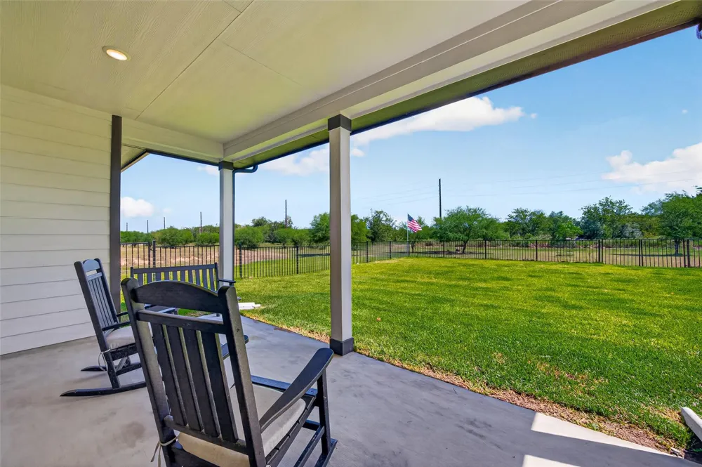 1131 Southfork Ranch Drive Sealy, TX 77474