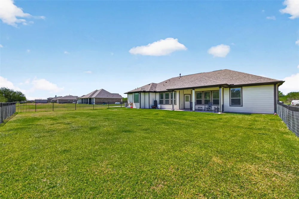 1131 Southfork Ranch Drive Sealy, TX 77474