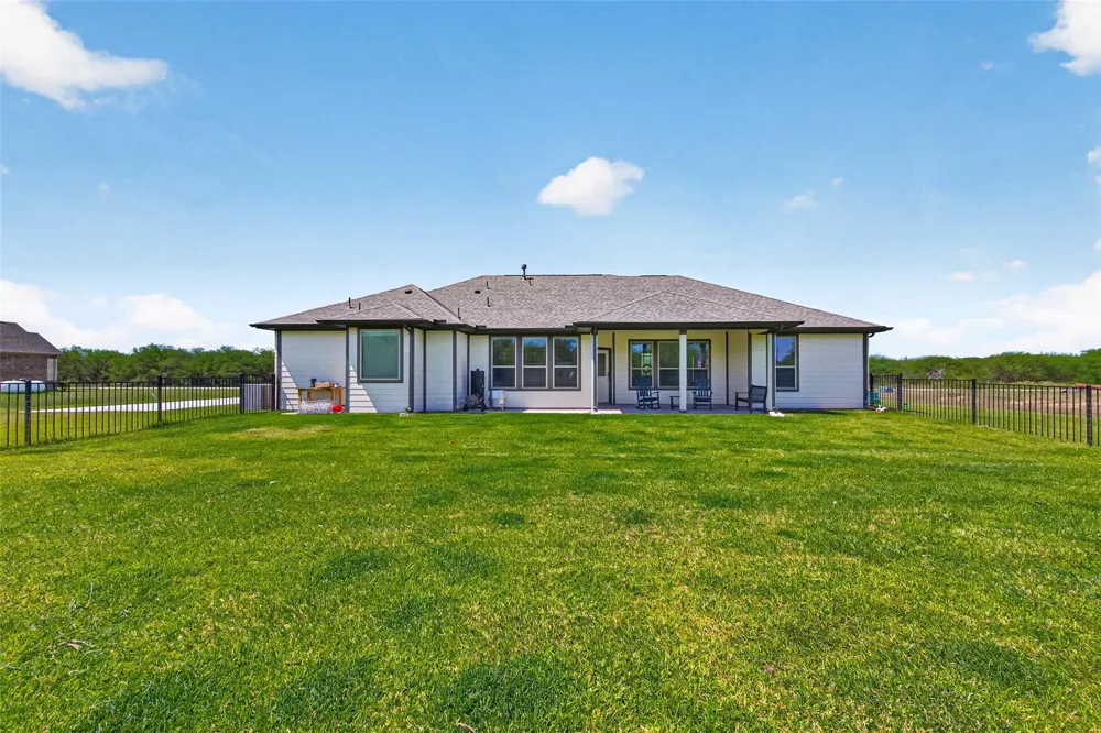1131 Southfork Ranch Drive Sealy, TX 77474