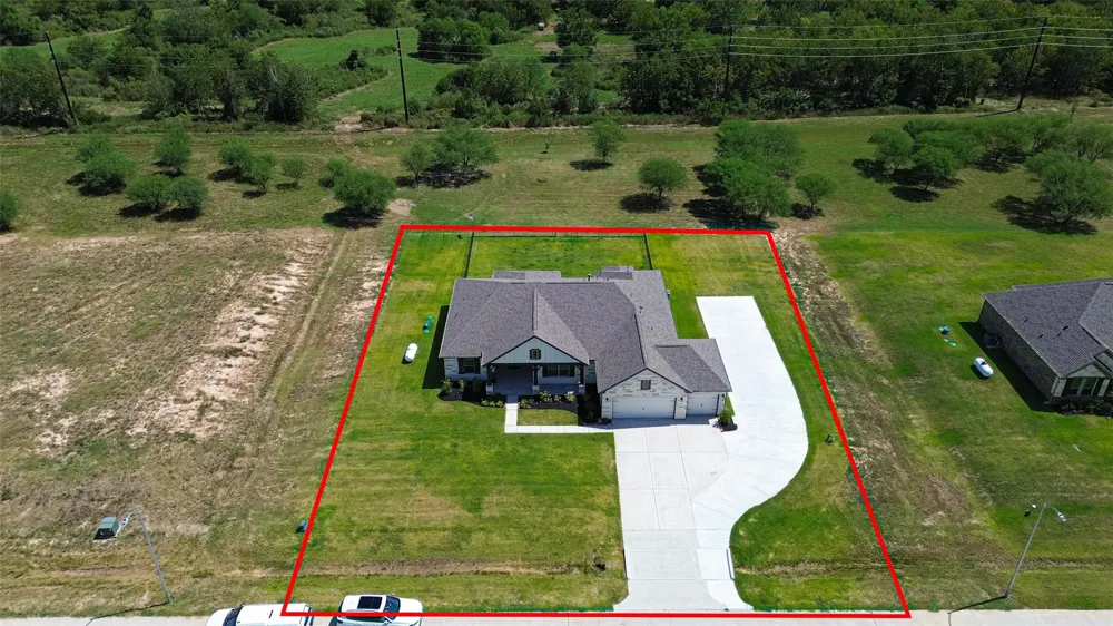 1131 Southfork Ranch Drive Sealy, TX 77474