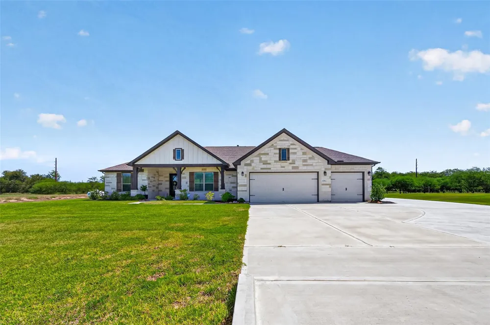 1131 Southfork Ranch Drive Sealy, TX 77474