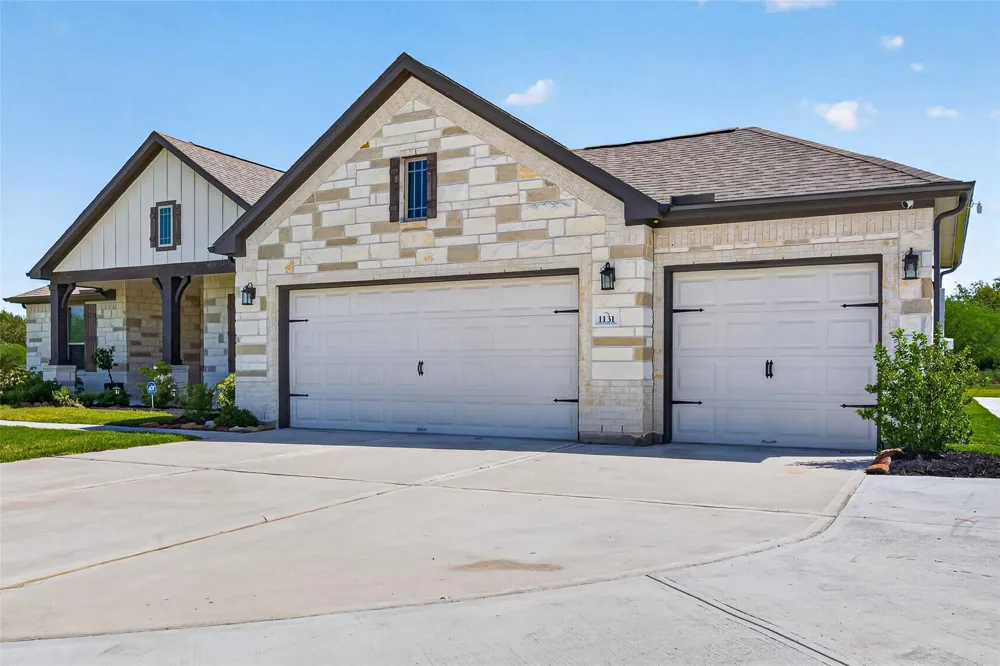 1131 Southfork Ranch Drive Sealy, TX 77474
