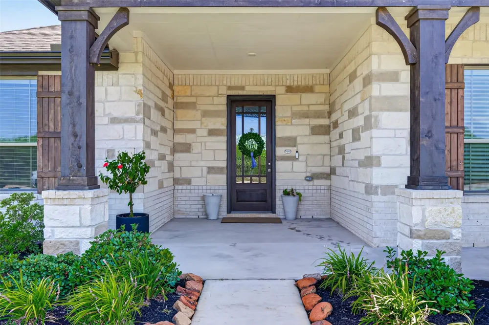 1131 Southfork Ranch Drive Sealy, TX 77474