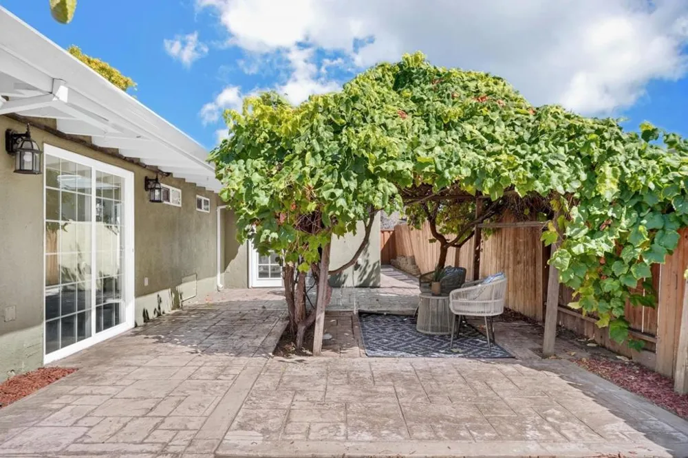 688 Woodhams Road Santa Clara, CA 95051