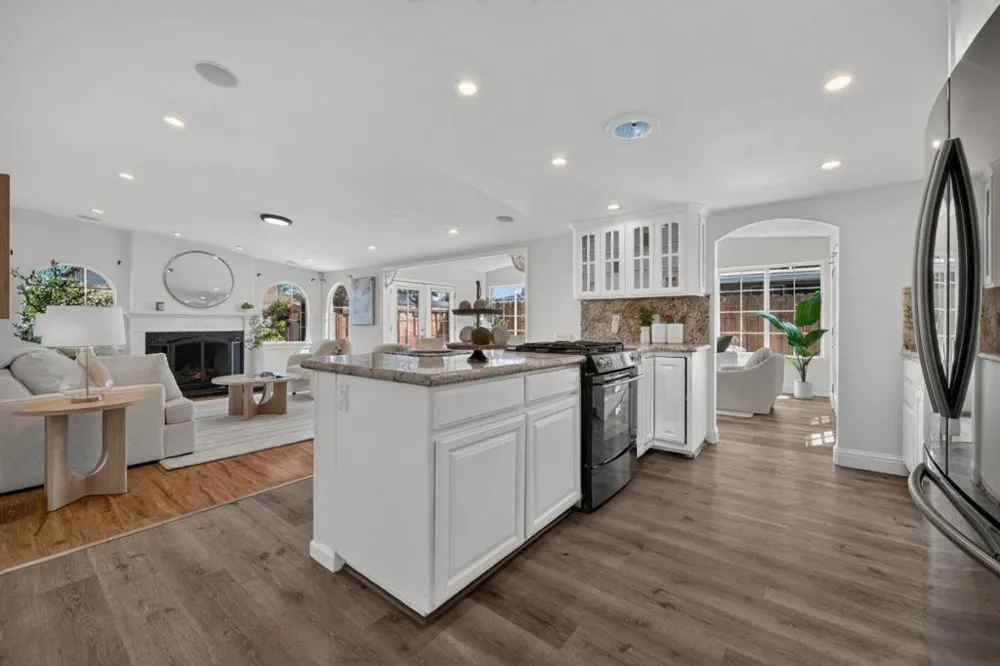 688 Woodhams Road Santa Clara, CA 95051