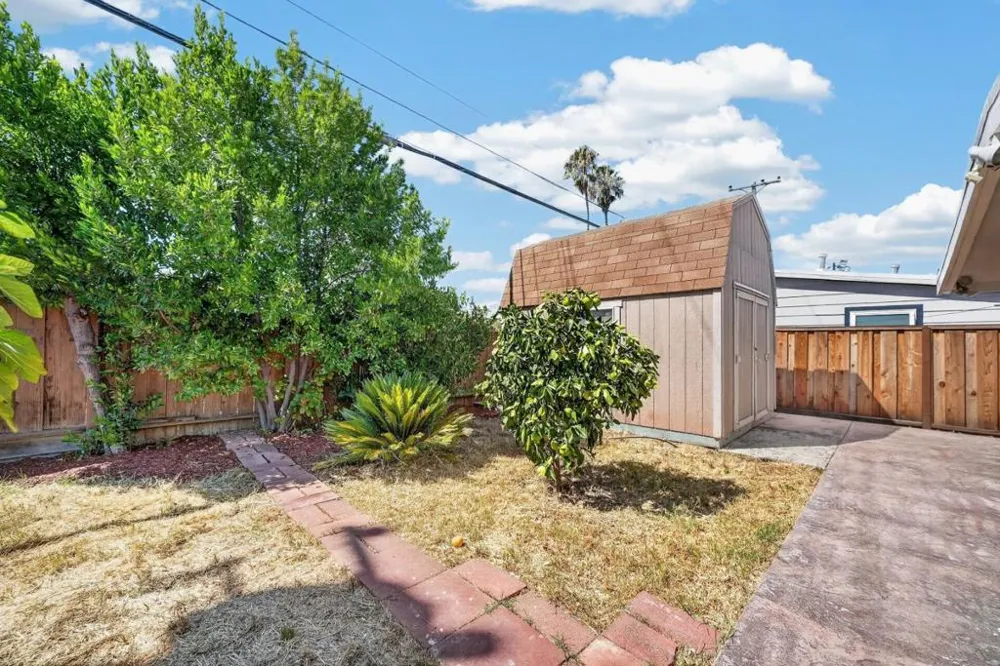 688 Woodhams Road Santa Clara, CA 95051