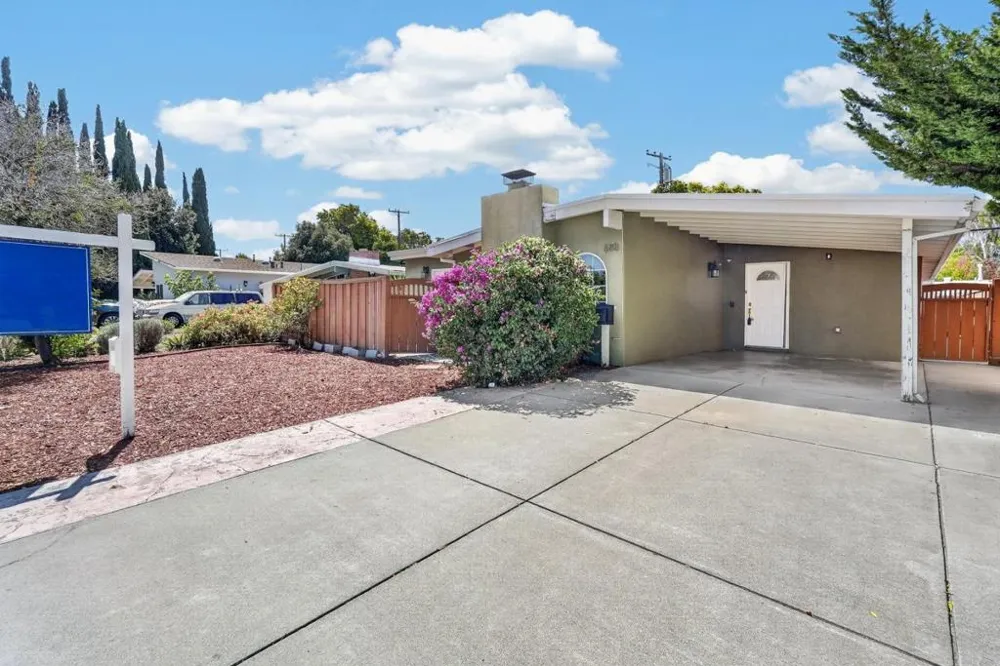 688 Woodhams Road Santa Clara, CA 95051