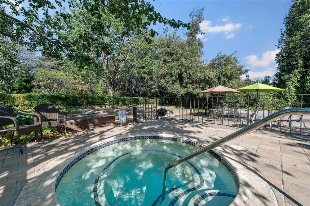 1691 Grant Road Mountain View, CA 94040