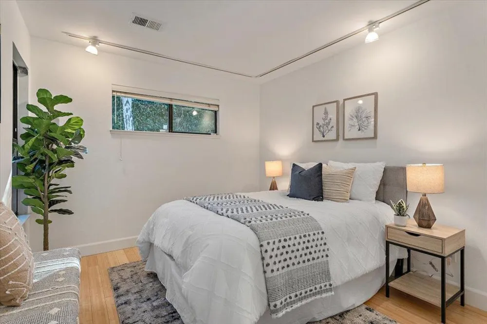 1691 Grant Road Mountain View, CA 94040