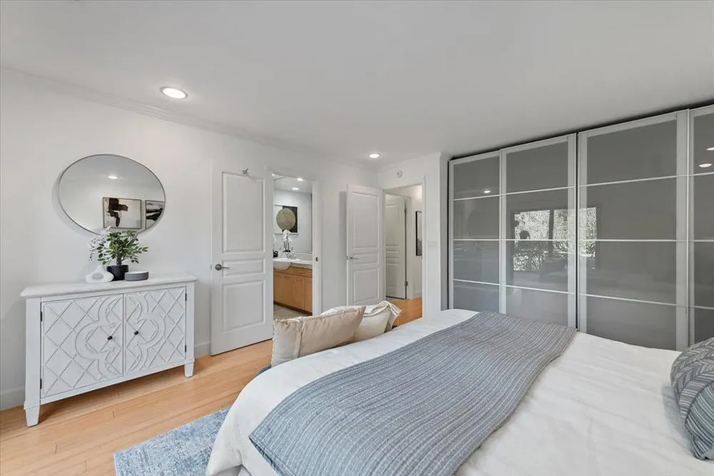 1691 Grant Road Mountain View, CA 94040