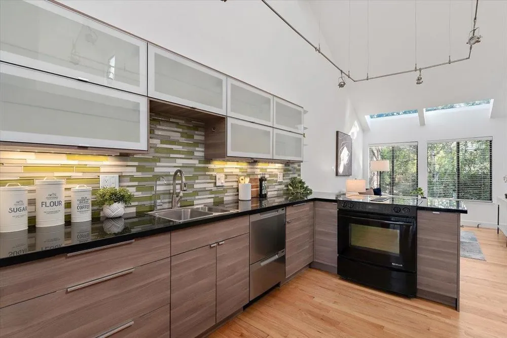 1691 Grant Road Mountain View, CA 94040