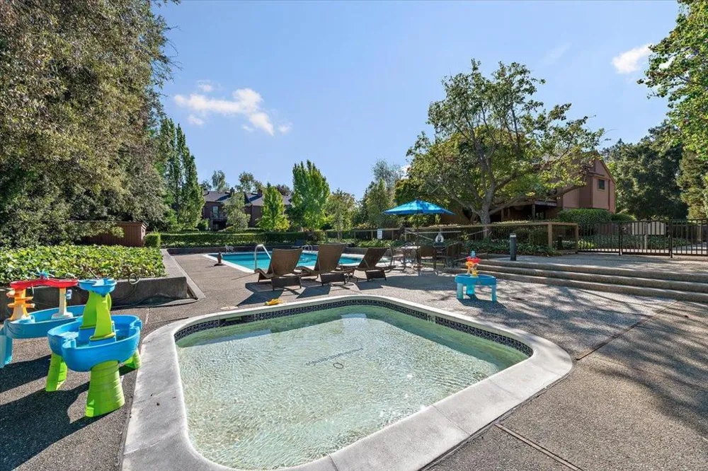 1691 Grant Road Mountain View, CA 94040