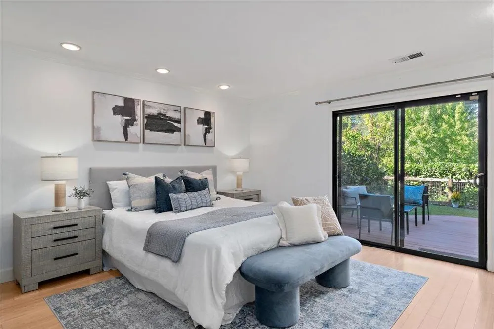 1691 Grant Road Mountain View, CA 94040