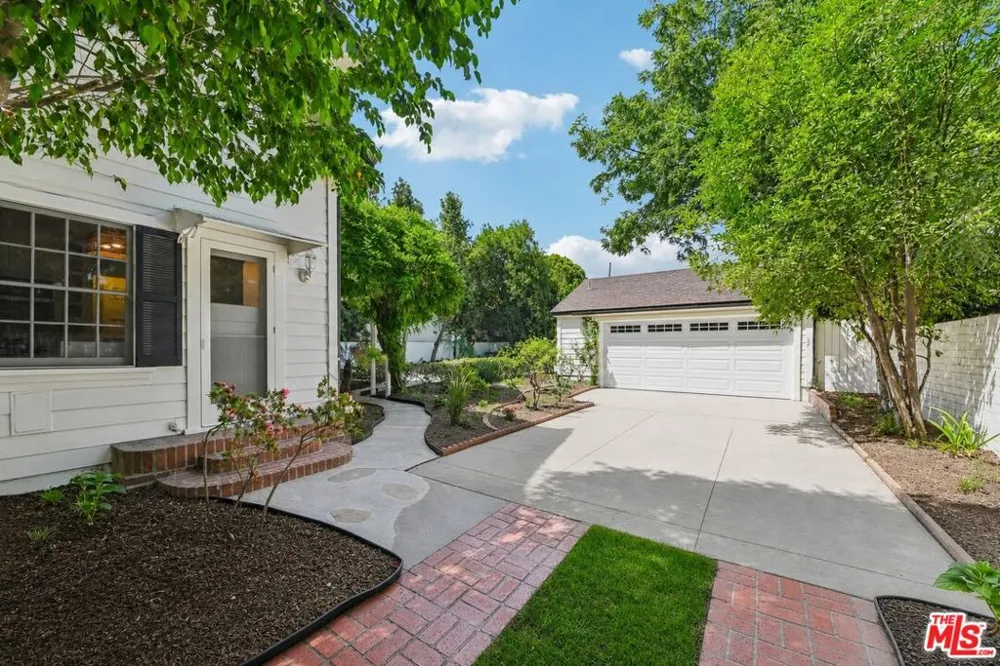 331 W Roses Road San Gabriel, CA 91775