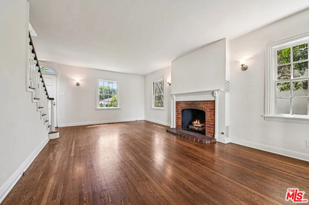 331 W Roses Road San Gabriel, CA 91775