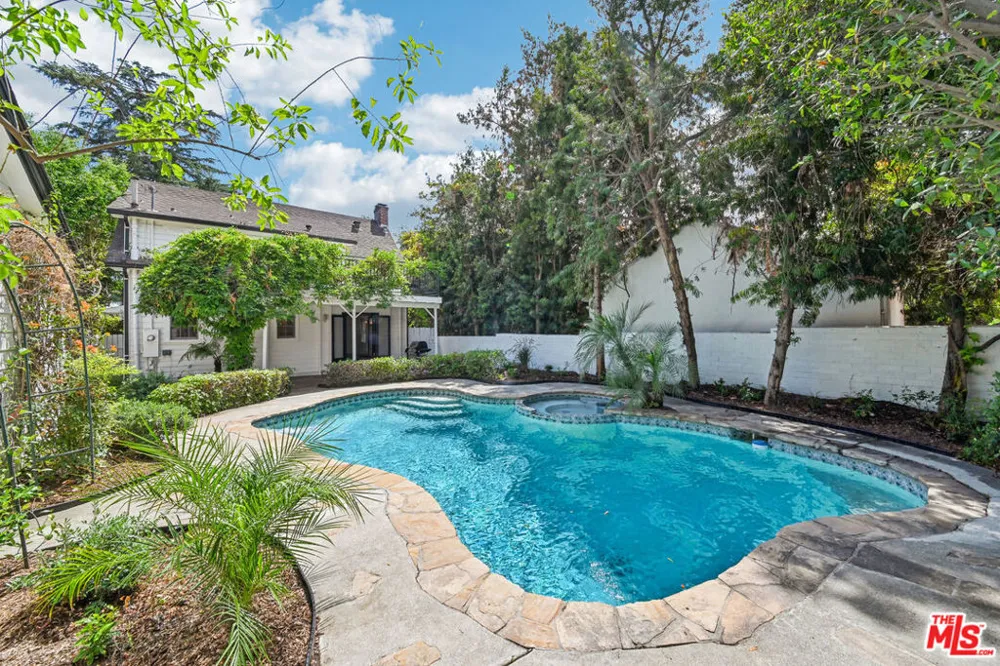 331 W Roses Road San Gabriel, CA 91775
