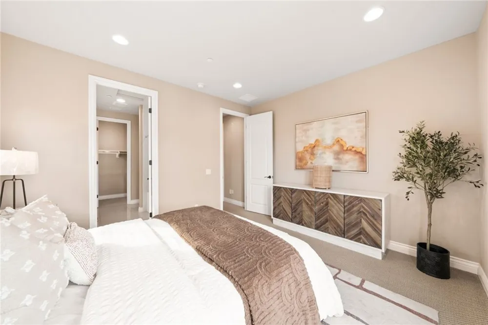 46 Shadybend Irvine, CA 92602