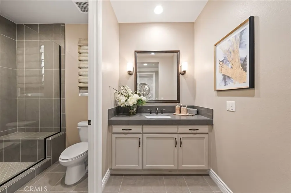 46 Shadybend Irvine, CA 92602