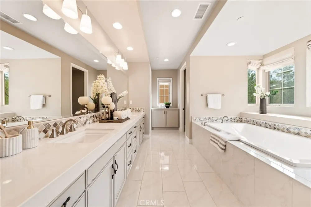 46 Shadybend Irvine, CA 92602