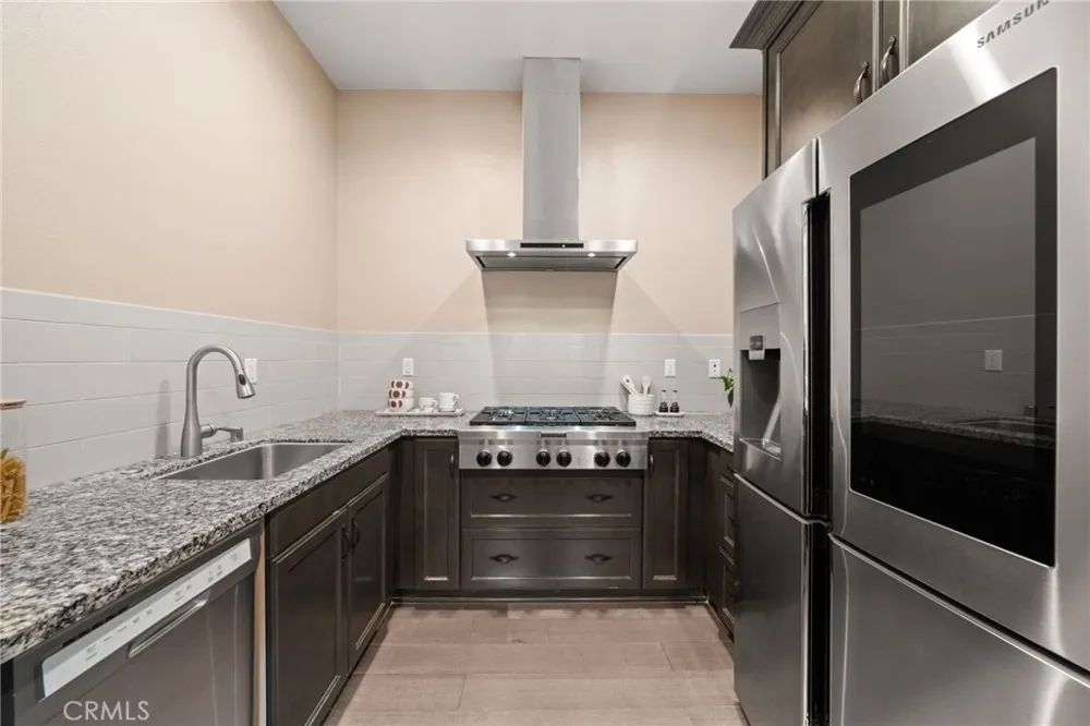 46 Shadybend Irvine, CA 92602