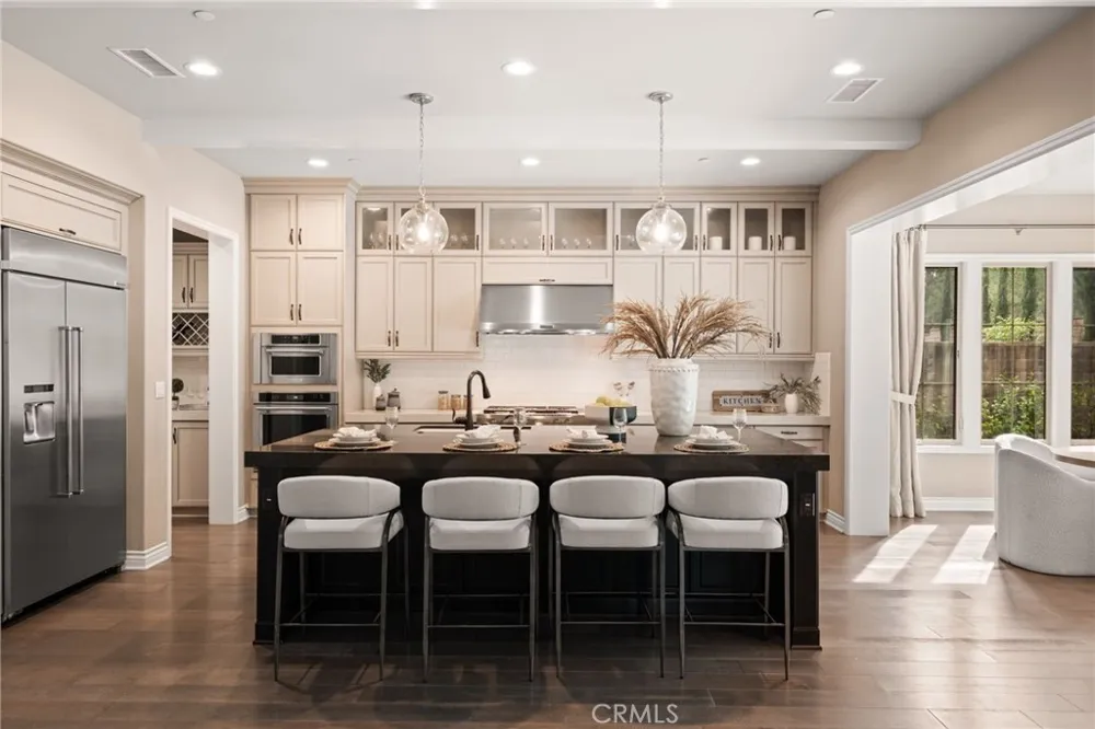 46 Shadybend Irvine, CA 92602