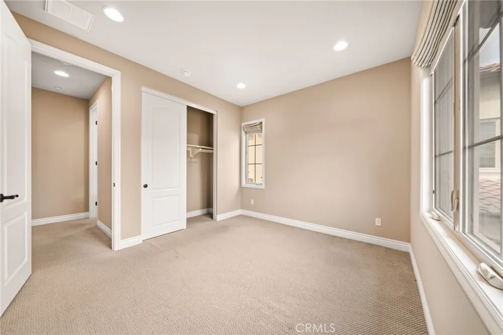 46 Shadybend Irvine, CA 92602