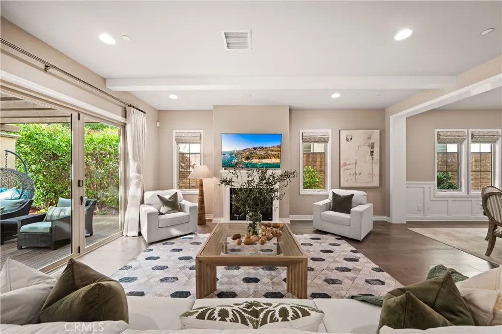 46 Shadybend Irvine, CA 92602