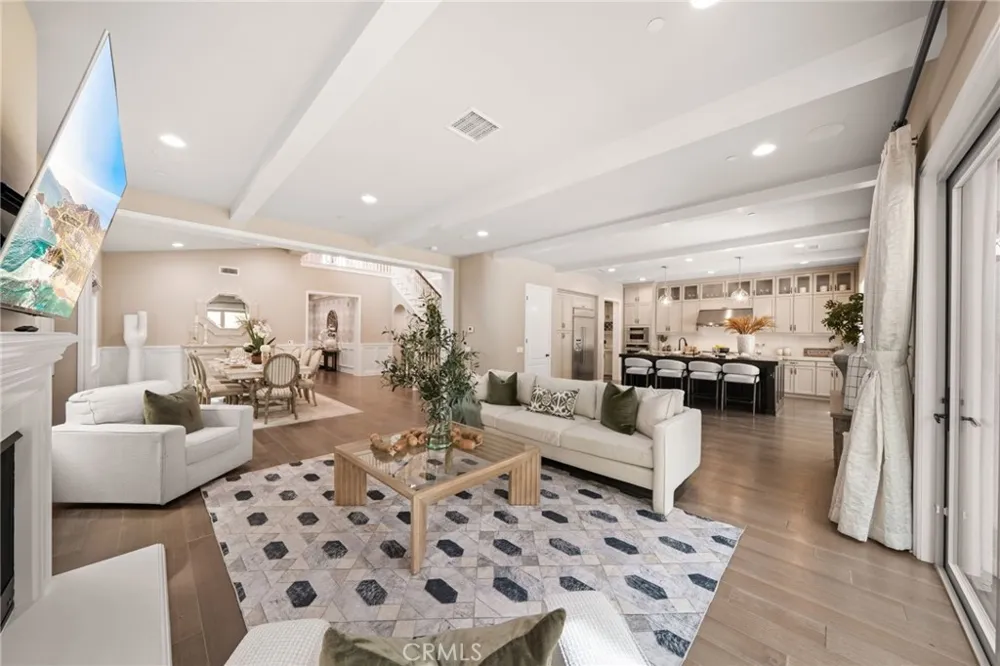 46 Shadybend Irvine, CA 92602