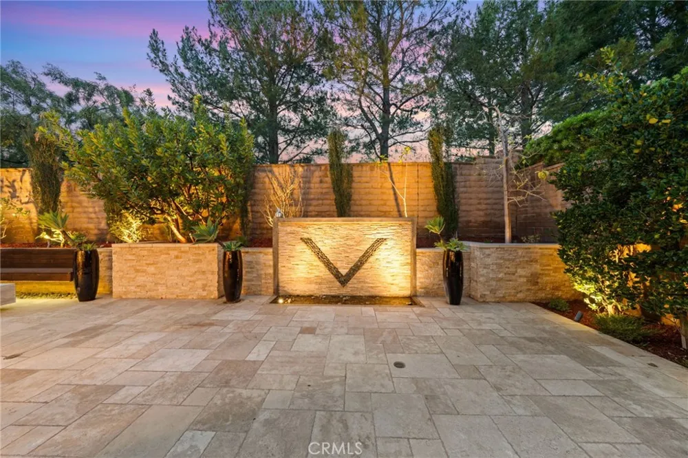 46 Shadybend Irvine, CA 92602