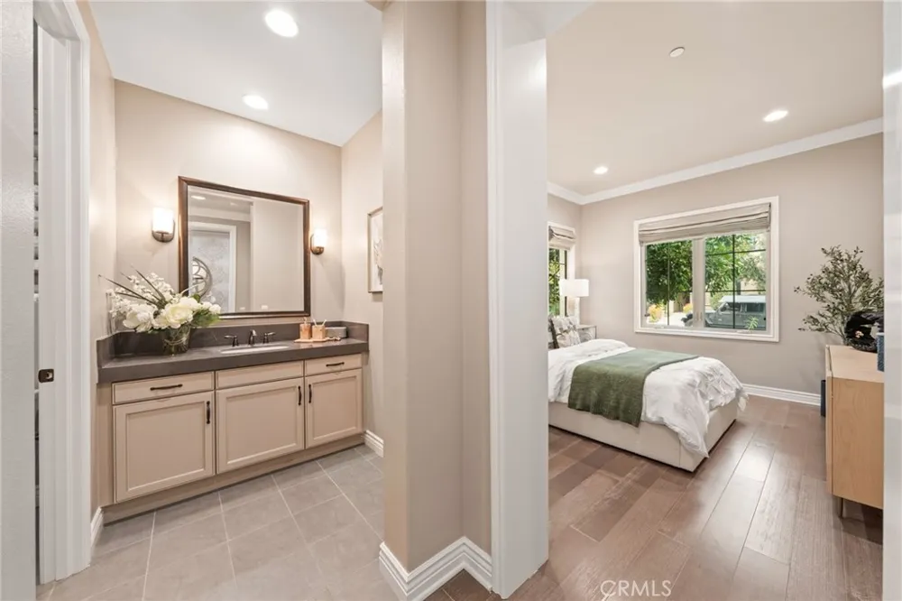46 Shadybend Irvine, CA 92602